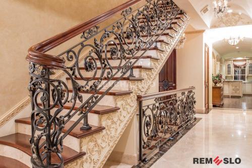 КОВАНОЕ ОГРАЖДЕНИЕ ЛЕСТНИЦЫ №1