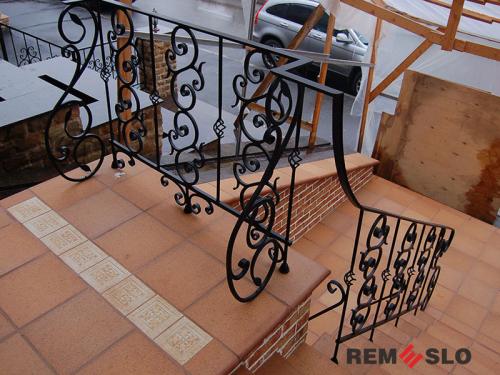 КОВАНОЕ ОГРАЖДЕНИЕ ЛЕСТНИЦЫ №124