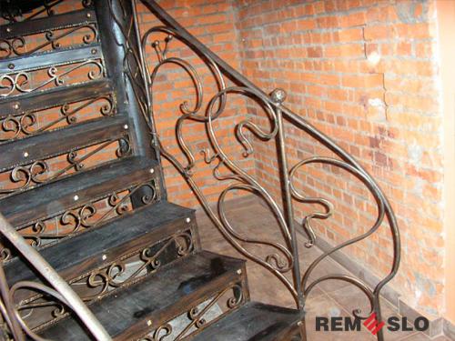 КОВАНОЕ ОГРАЖДЕНИЕ ЛЕСТНИЦЫ №210