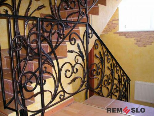 КОВАНОЕ ОГРАЖДЕНИЕ ЛЕСТНИЦЫ №32