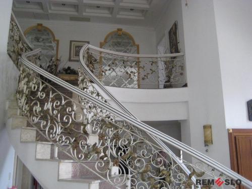 КОВАНОЕ ОГРАЖДЕНИЕ ЛЕСТНИЦЫ №79