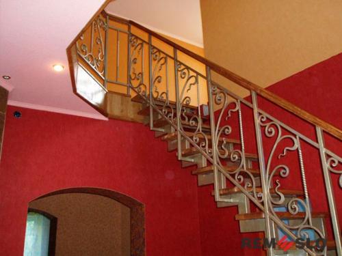 Лестница на второй этаж №4