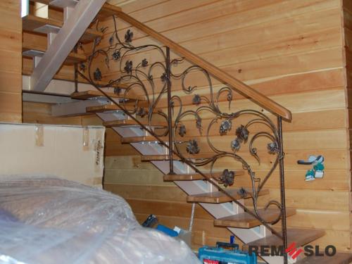 Лестница на второй этаж №7