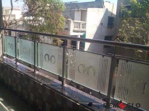 Ограждение балкона из стекла №11