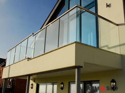Ограждение балкона из стекла №30